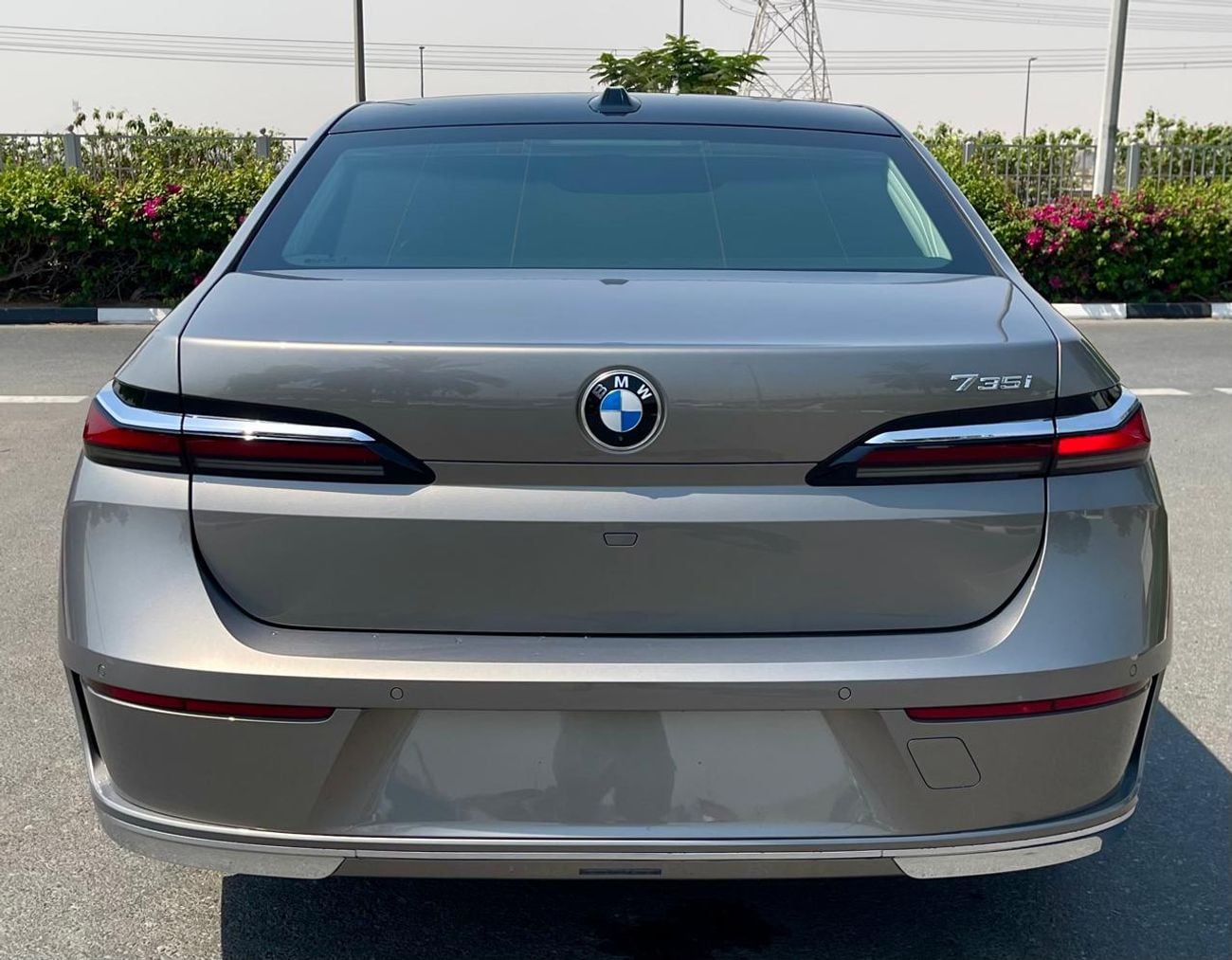 بي أم دبليو 735i STANDARD