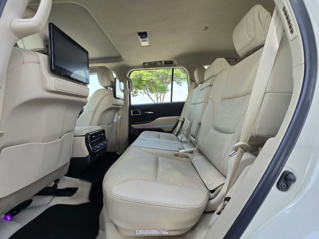 Toyota Land Cruiser VXR LUXURY 2022 GCC AL FUTTAIM SINGLE OWNER IN MINT CONDITION