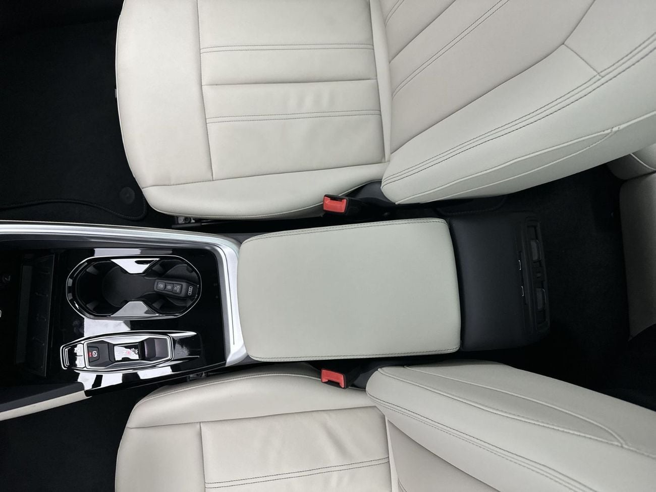 Audi Q5 45 TFSI SPORTBACK S-LINE TFSI quattro 204hp (Ref# 30926)