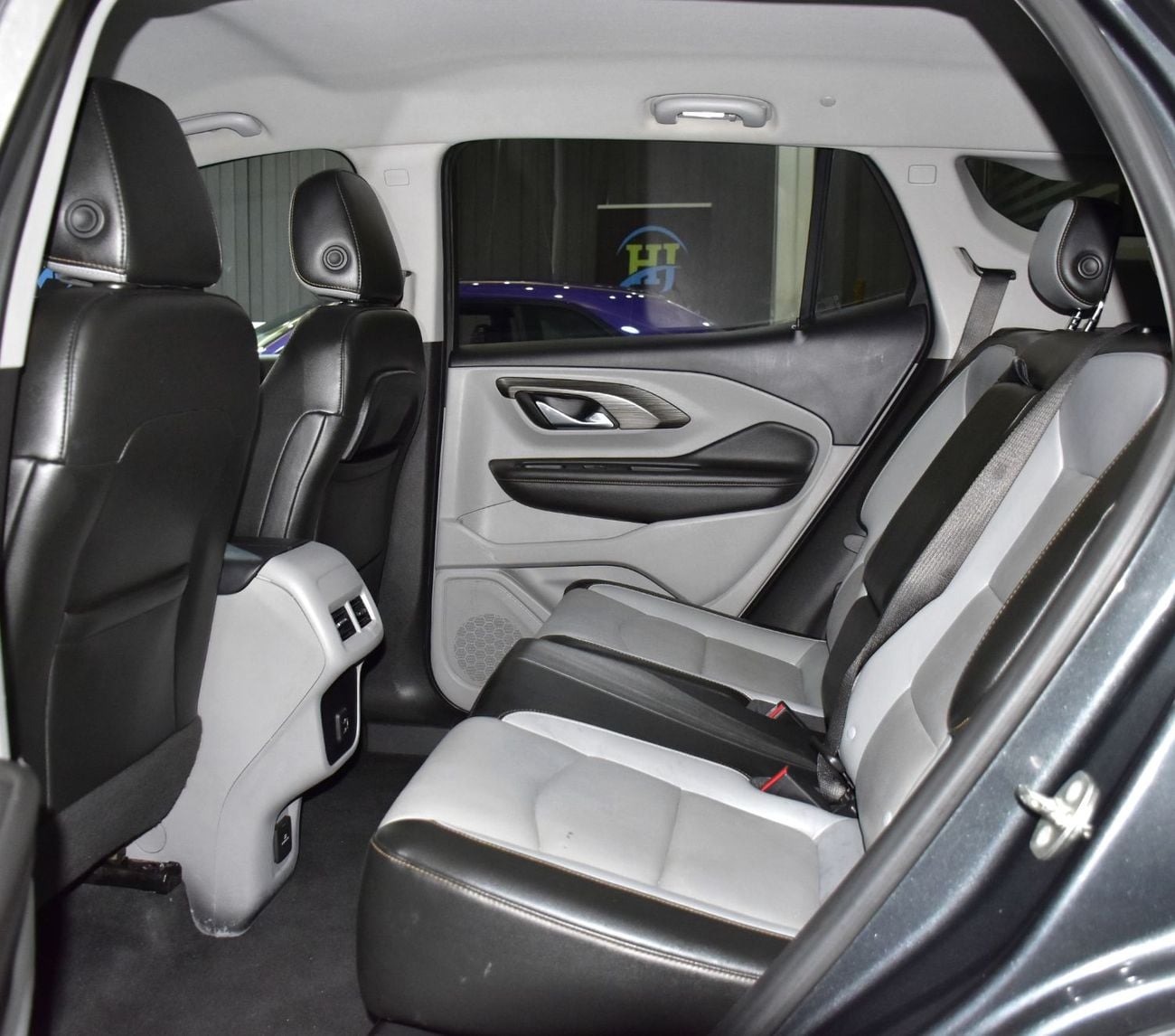 جي أم سي تيرين SLE NAV/PWR TAILGATE EXCELLENT DEAL for our GMC Terrain SLT AWD ( 2018 Model ) in Grey Color American Specs