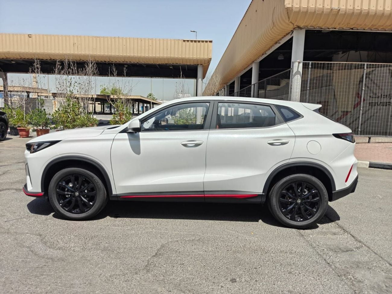 تشنجان x5 بلس BEYOND PRO شانجان X5 بلس | 1.5 تيربو | أوتوماتيكي | أبيض / أحمر