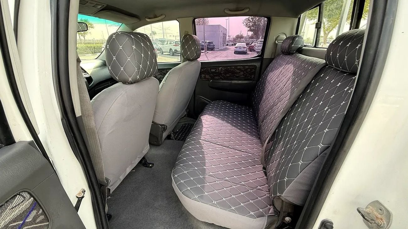 Toyota Hilux DLS 2.7L 4x4 Double Cab DLS | GCC Specs