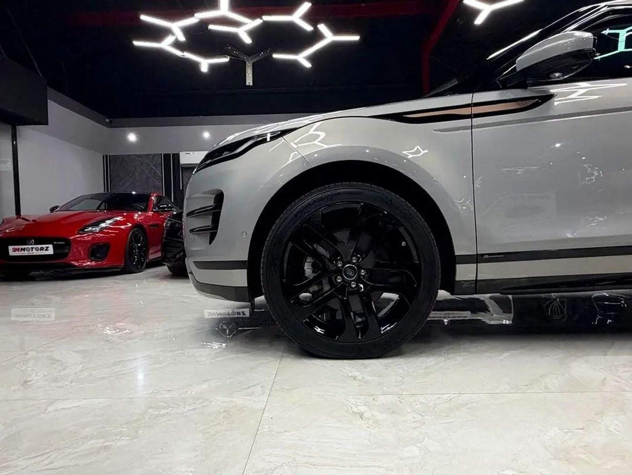 Land Rover Range Rover Evoque R-DYNAMIC HSE P300