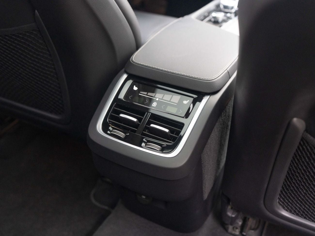 Volvo XC90 B6 Ultimate Bright Volvo XC90 B6 2024 GCC specs