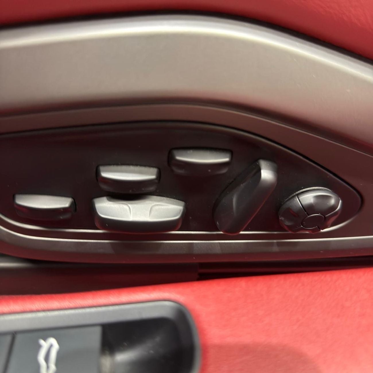Porsche 911 TURBO GCC under warranty