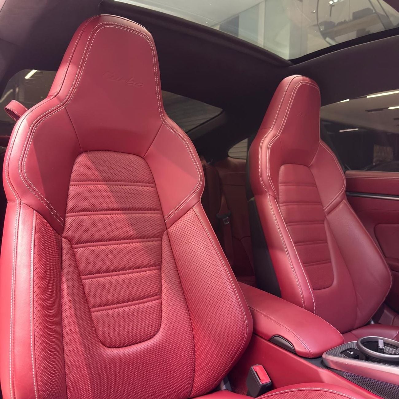 Porsche 911 TURBO GCC under warranty