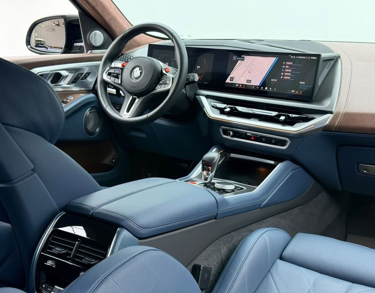 بي أم دبليو XM M SPORT بي إم دبليو XM موديل 2024، ضمان بي إم دبليو + باقة خدمة 2029، سجل صيانة كامل من بي إم دبليو، مقصورة