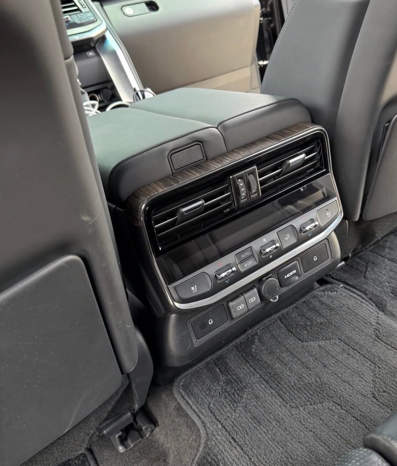 Toyota Land Cruiser VXR 4.0 L Full option