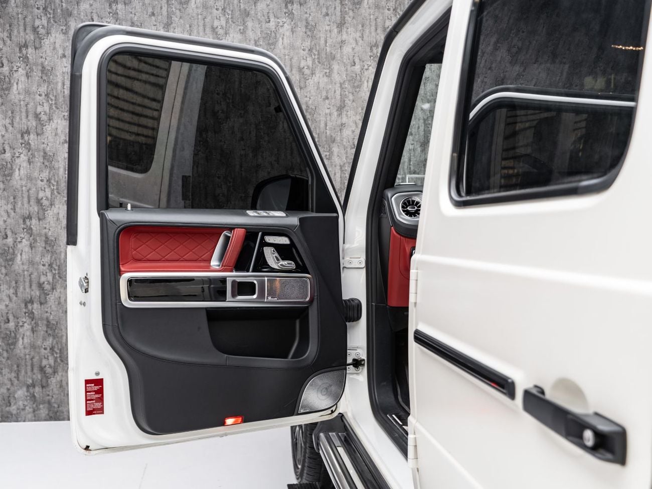 Mercedes Benz G63 AMG STANDARD BUY NOW, PAY 2027 | THE BLACKLINE STANDARD | Warranty, Full Mercedes Service History, GCC