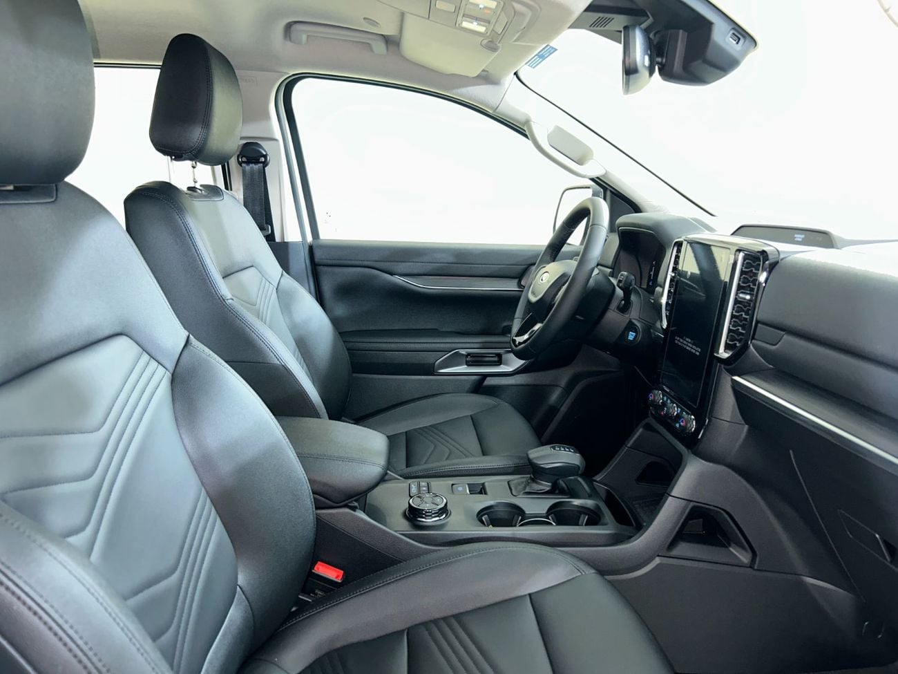 Ford Everest XLT EVR424 / AL TAYER MOTORS/ AL QOUZ SHOWROOM