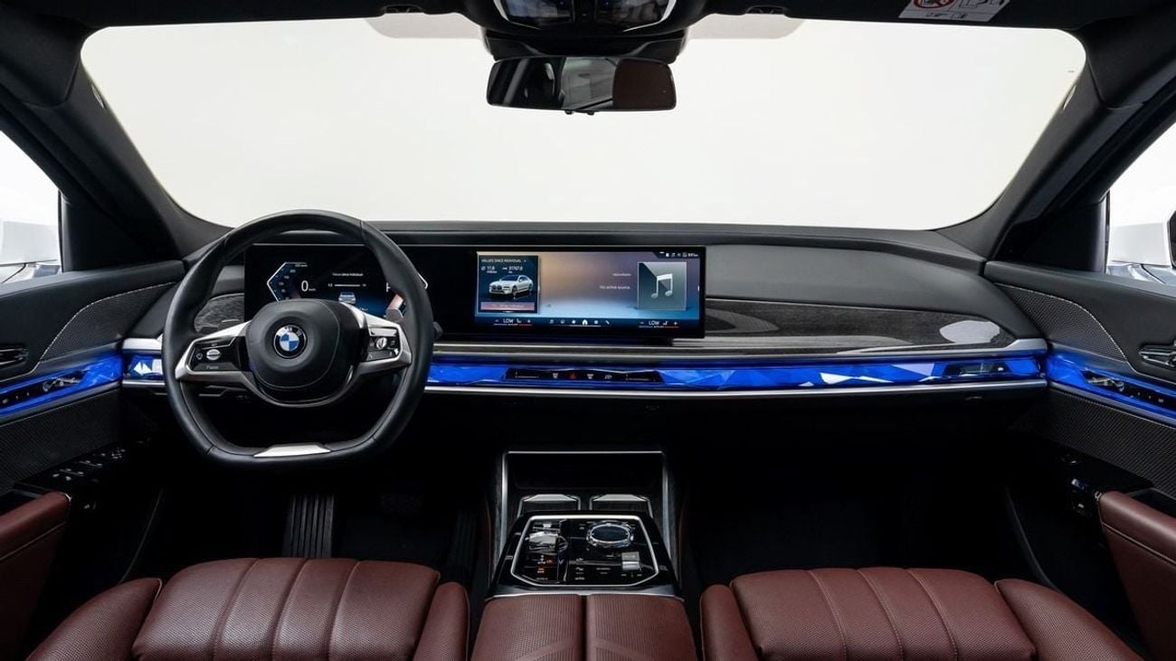 BMW 735i STANDARD - 2023 - GCC Specs - Under Service Contract
