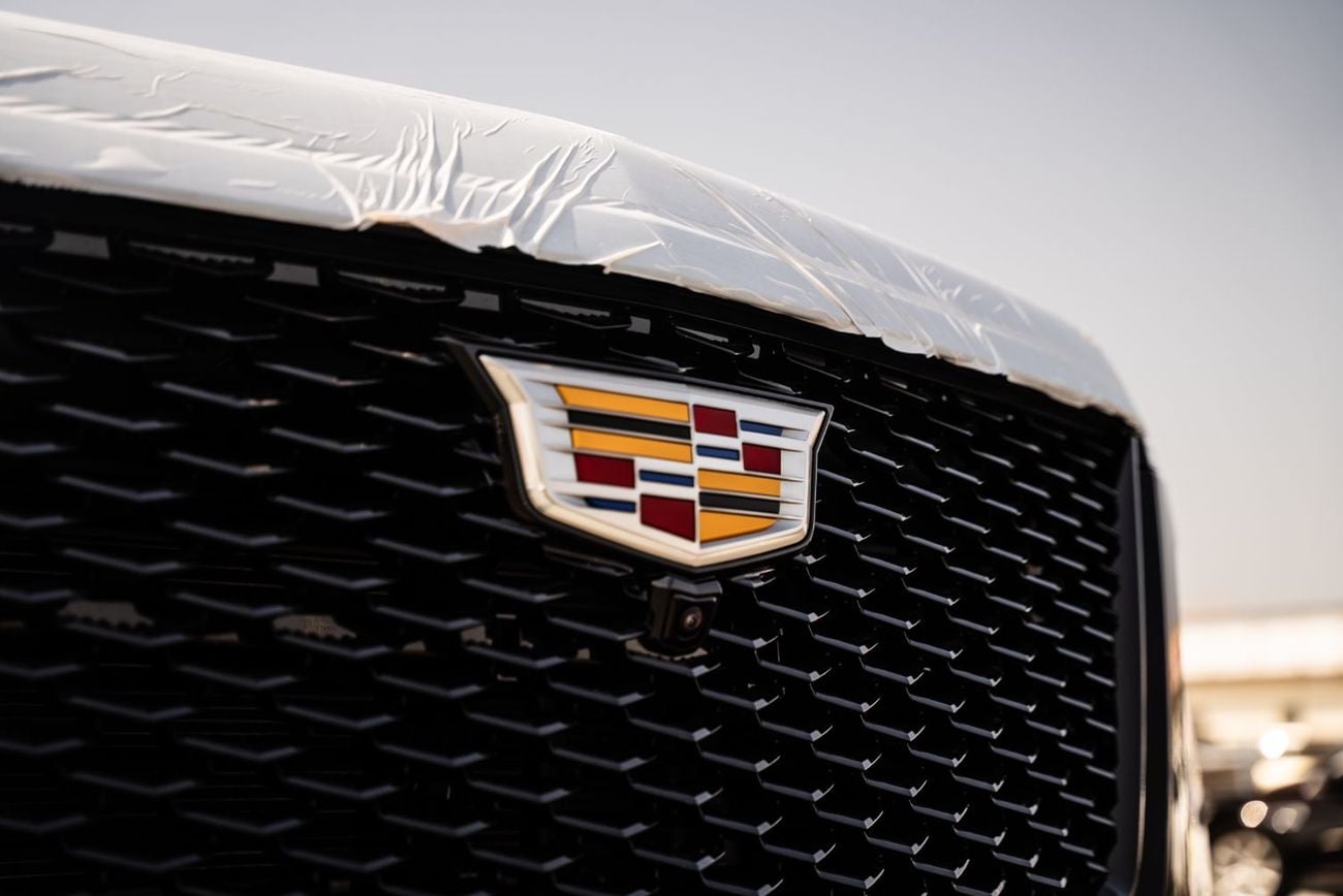 كاديلاك إسكالاد V SERIES Executive American Specs 2026 Brand New 6.2L V8 Supercharged