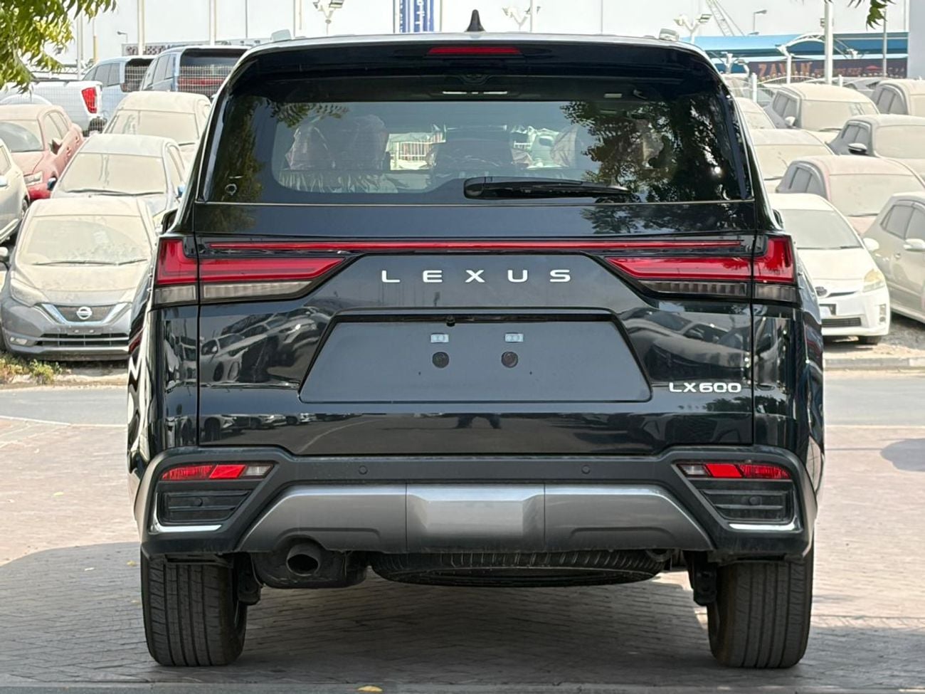 لكزس LX 600 SIGNATURE | 3.5L V6 PETROL| RADAR | HEADS UP DISPALY |360* CAMERA | COOL BOX | MY 2026