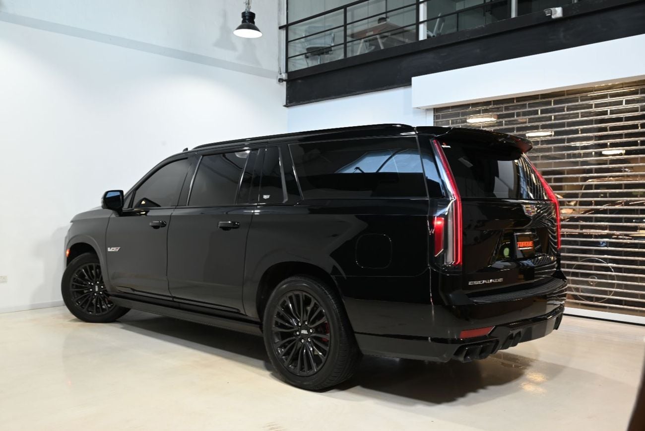 Cadillac Escalade V SERIES 2023 Cadillac Escalade V, 2/2028 Cadillac Warranty and Service Pack, Cadillac Service History, GCC