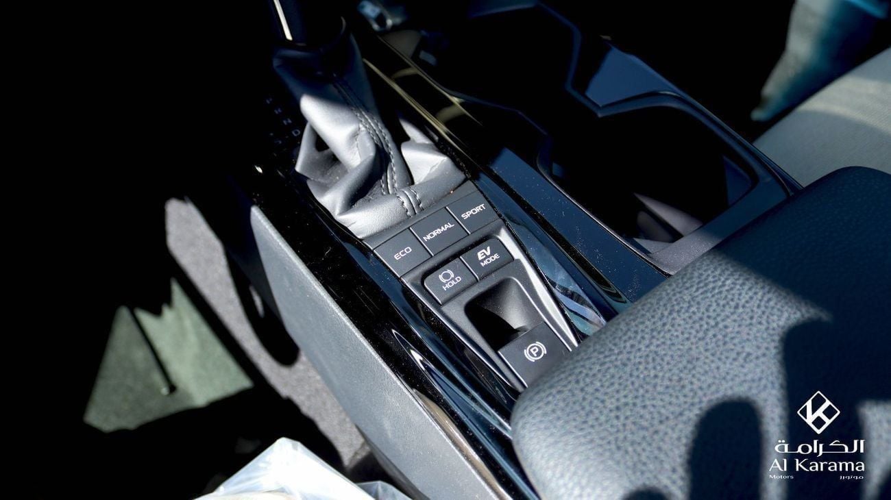 Toyota Camry LE HEV 2.5L Hybrid | Panoramic Moon Roof | Driver Seat Lumbar Support | GCC Specs