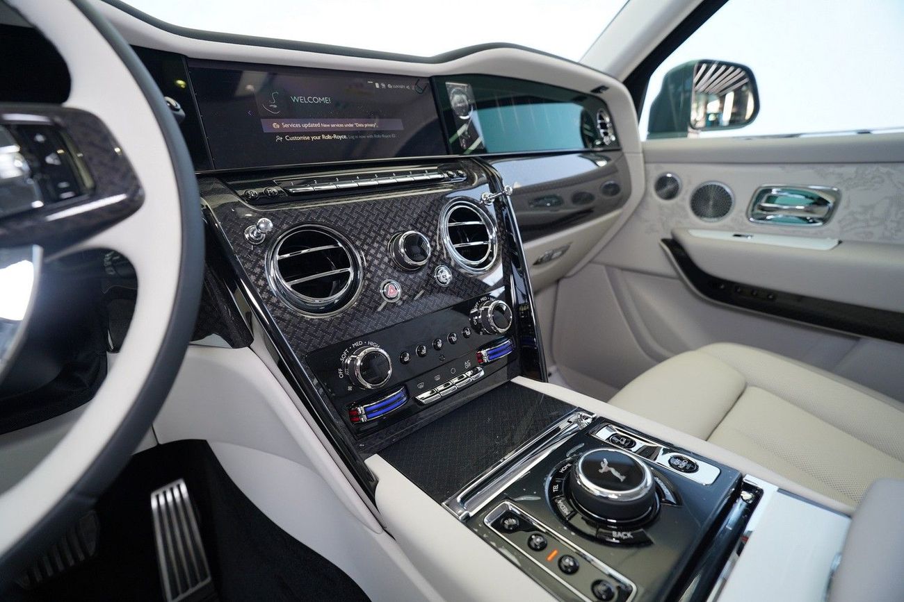 Rolls Royce Cullinan BLACK BADGE CULLINAN DUALITY SEATS