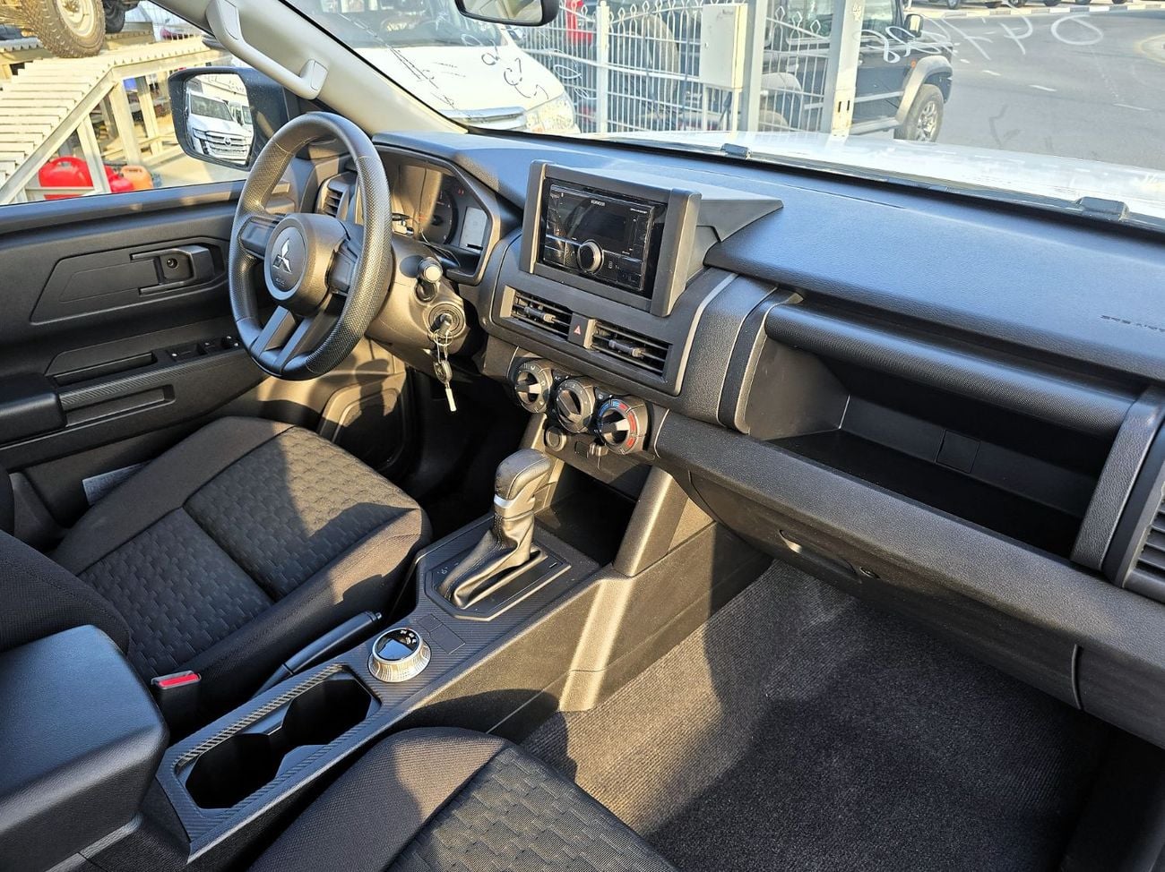 Mitsubishi L200 Mitsubishi L200 Pick Up M_Line Mitsbishi L200 Pick Up 2.4L A/T Diesel 4*4 M_Line GCC White color 2026 Model
