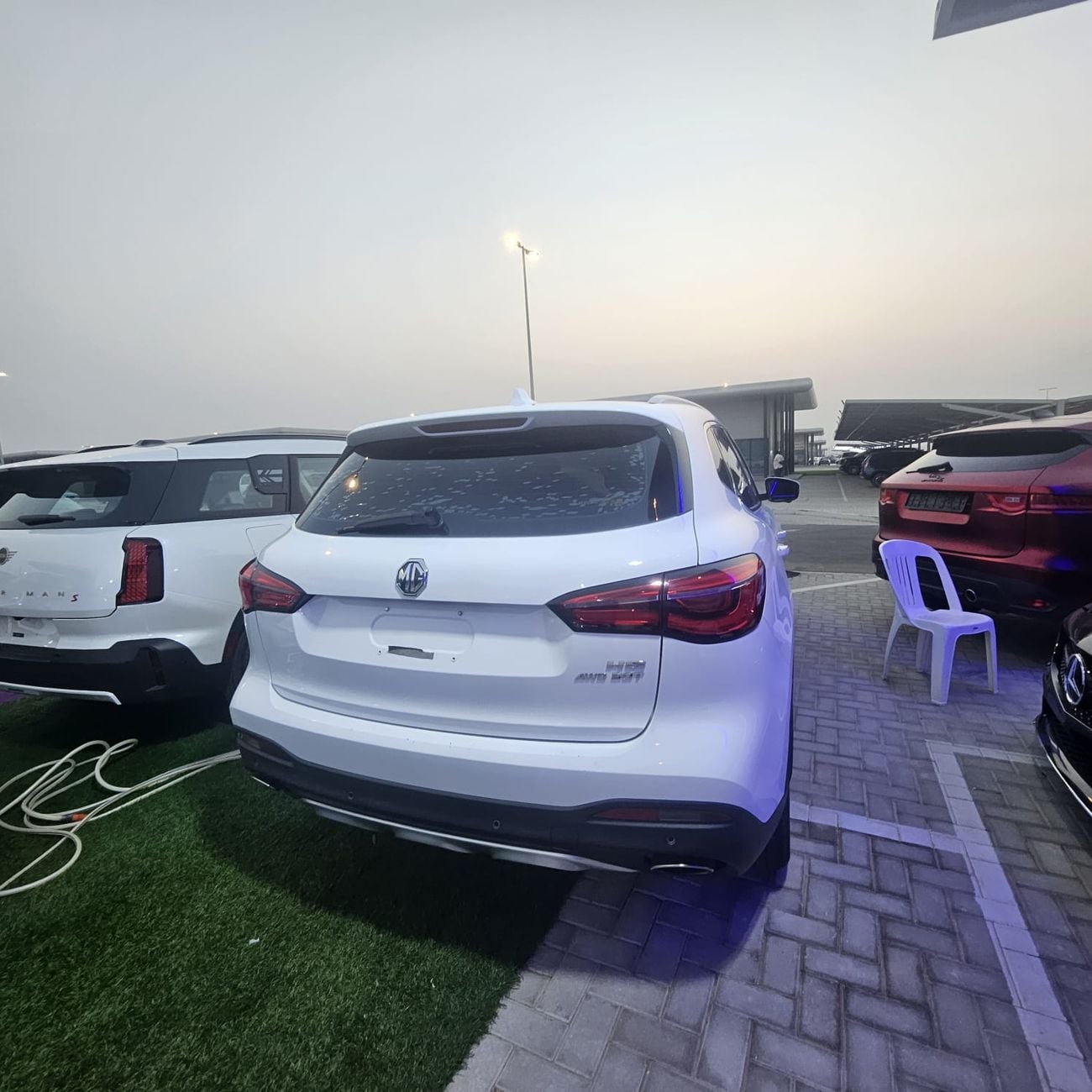 أم جي HS LUXURY