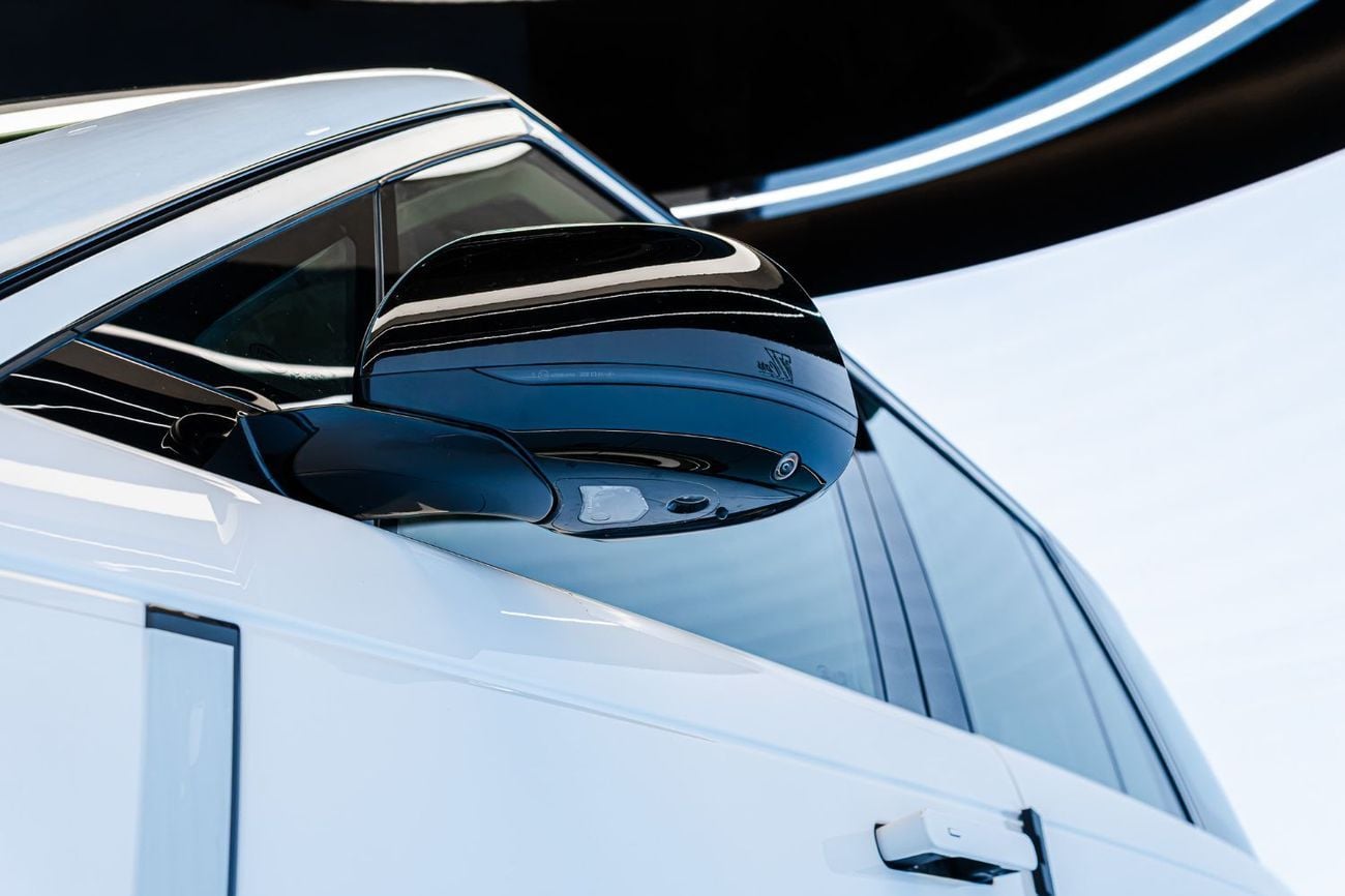 لاند روفر رينج روفر Autobiography P530 | Pearl White | Black Roof | Burgundy Interior | Shadow Exterior Package | GCC Sp