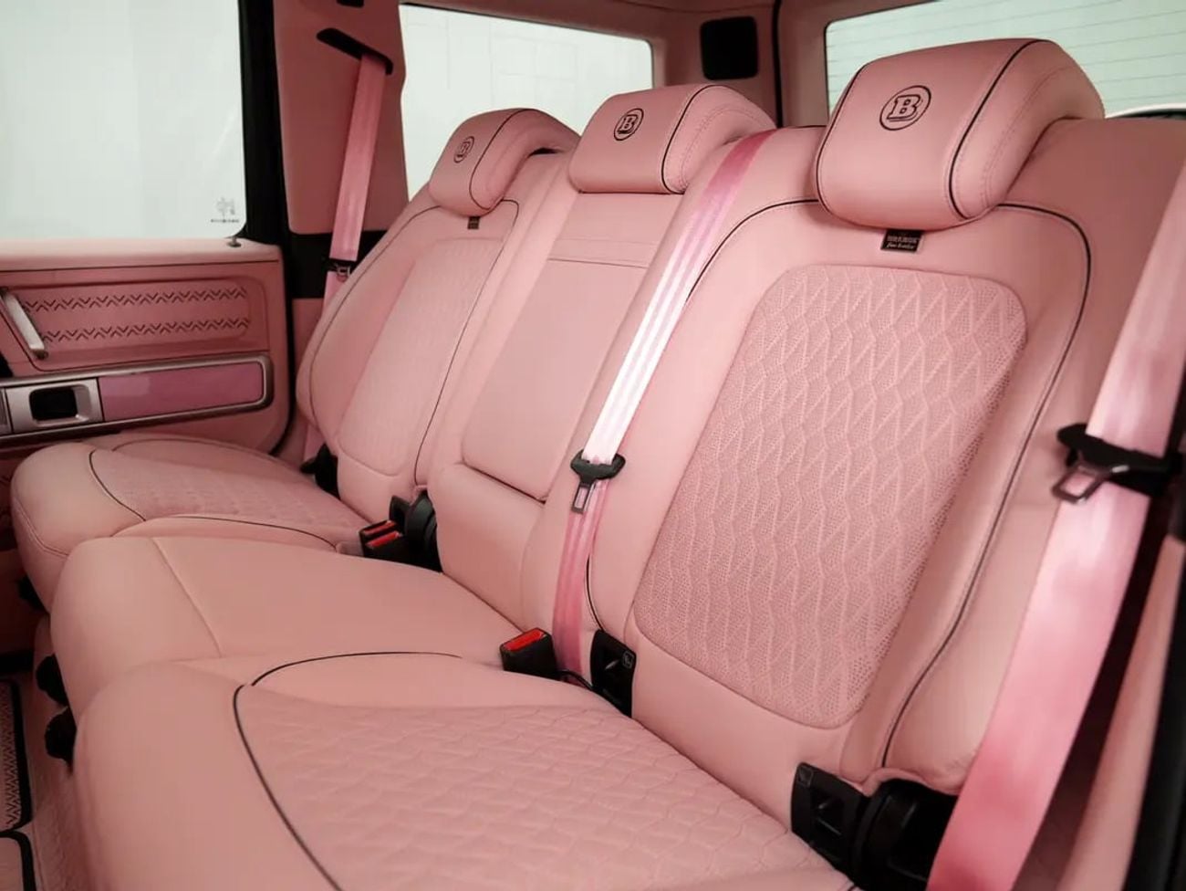Mercedes Benz G63 AMG STANDARD EXCLUSIVE G63 AMG | WARRANTY | Pink Leather Interior | Carbon Exterior Package