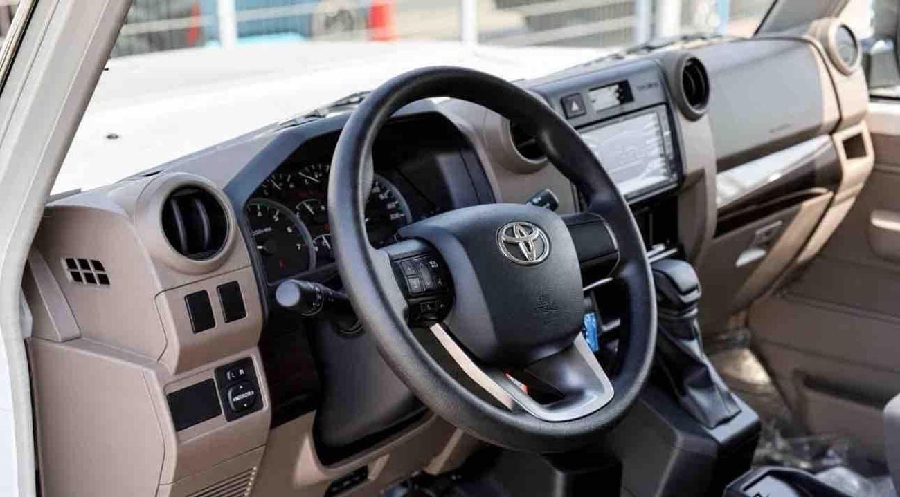 تويوتا لاند كروزر 70 LC76 LX قفل تفاضلي 2026 أبيض