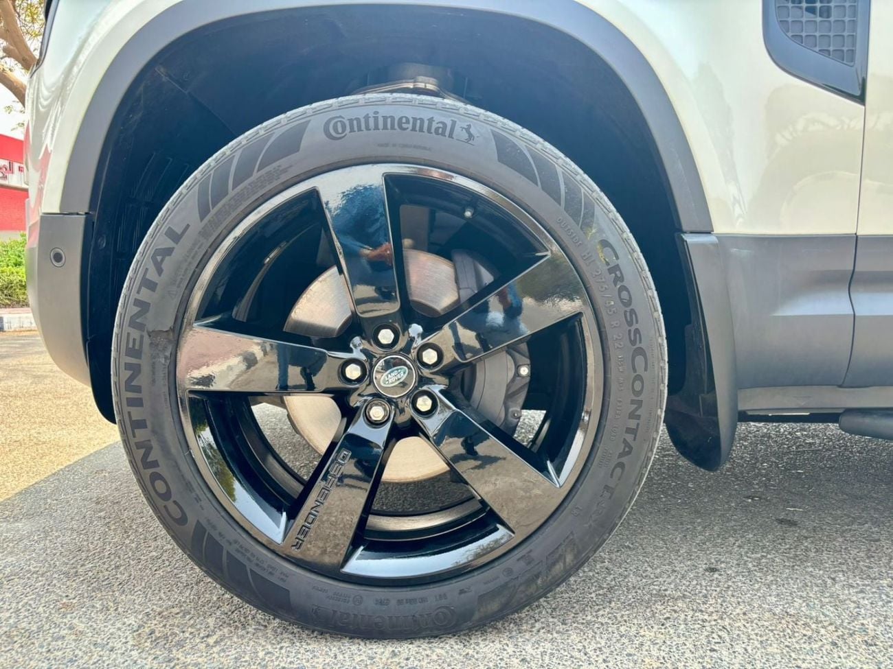 لاند روفر ديفندر 110 HSE P400