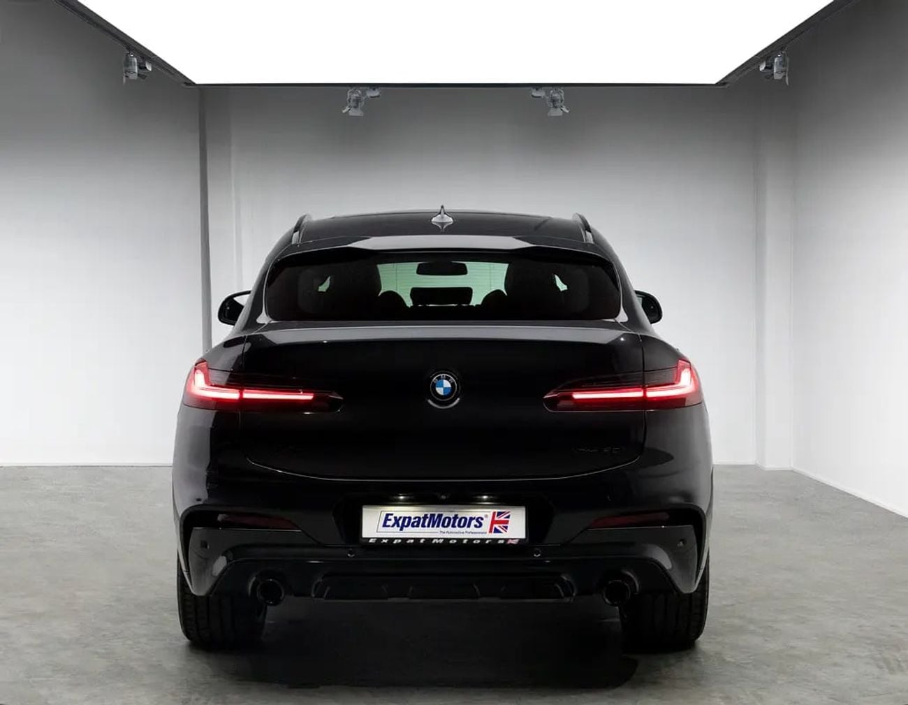 BMW X4 XDRIVE 30I M SPORT PACK 0% Down Payment Available • Full Service History • GCC