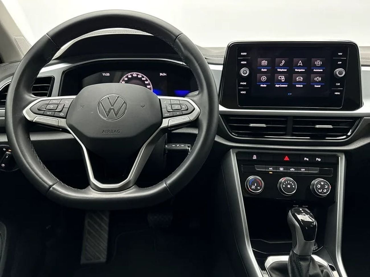 فولكس واجن T ROC LIFE 1.4 L | Rear Camera | Smart SUV | Touchscreen Display | LED Lights