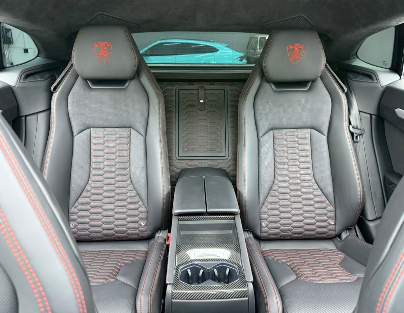 Lamborghini Urus STANDARD 2020 Lamborghini Urus, Warranty, Full Lamborghini Service History, Japanese Specs.