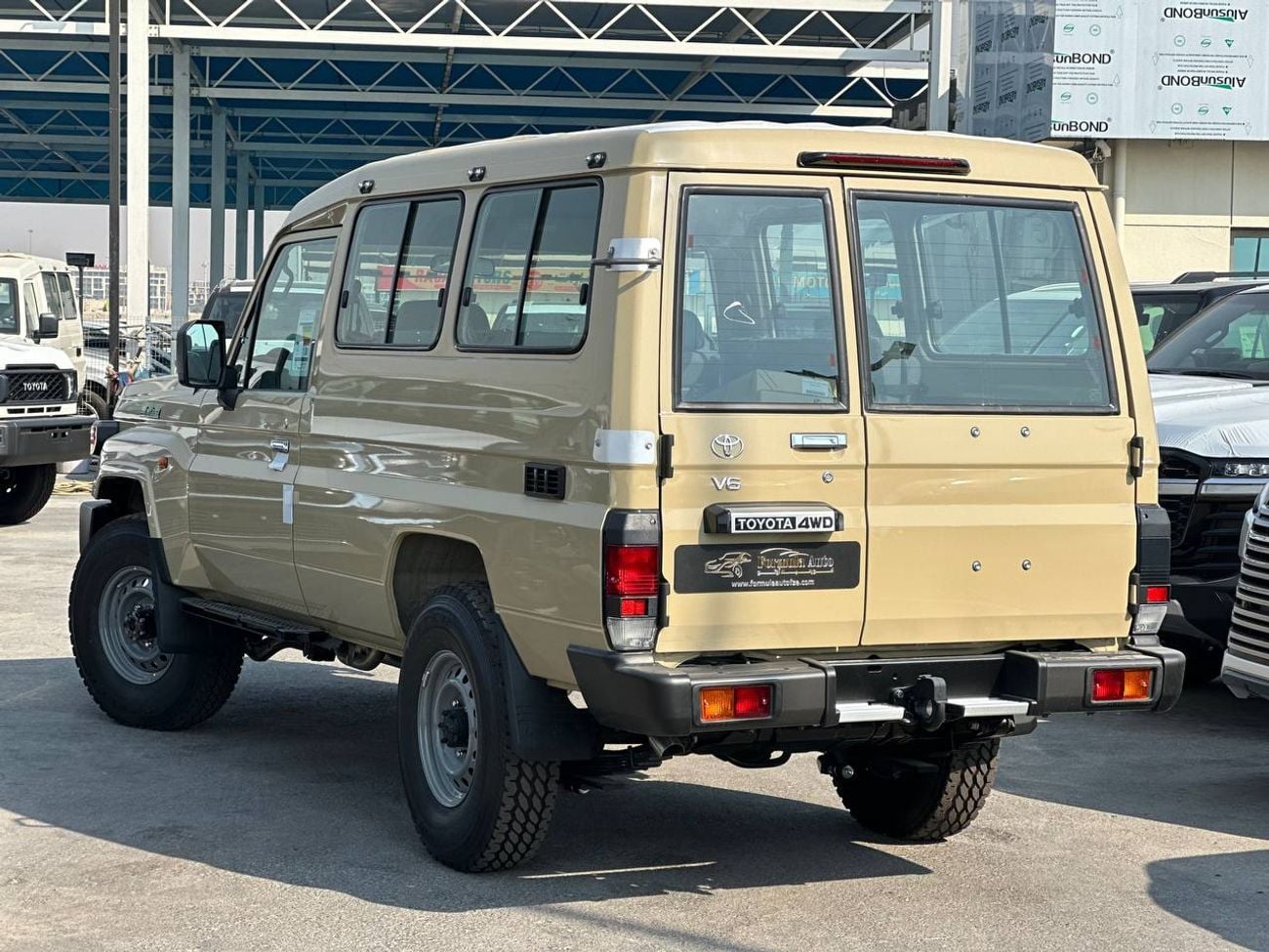 Toyota Land Cruiser 70 LC 78 HARDTOP 4.0L AT