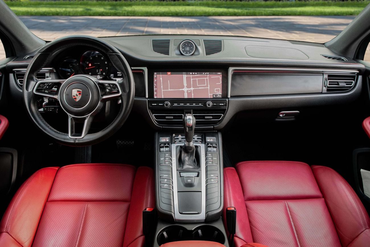 Porsche Macan . Macan | 2,938 P.M | 0% Downpayment | Pristine Condition