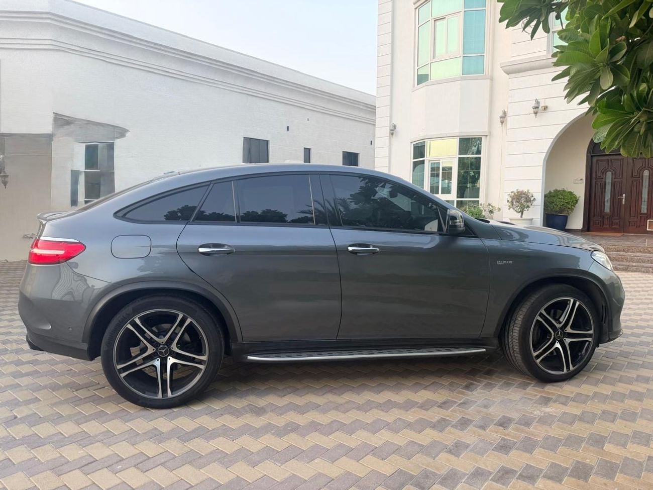 مرسيدس بنز GLE 43 AMG STANDARD