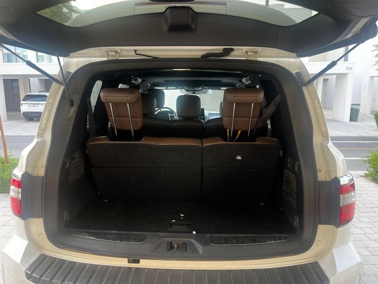 Nissan Armada PLATINUM