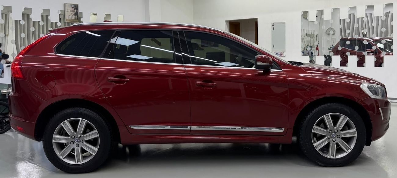 فولفو XC 60 MOMENTUM