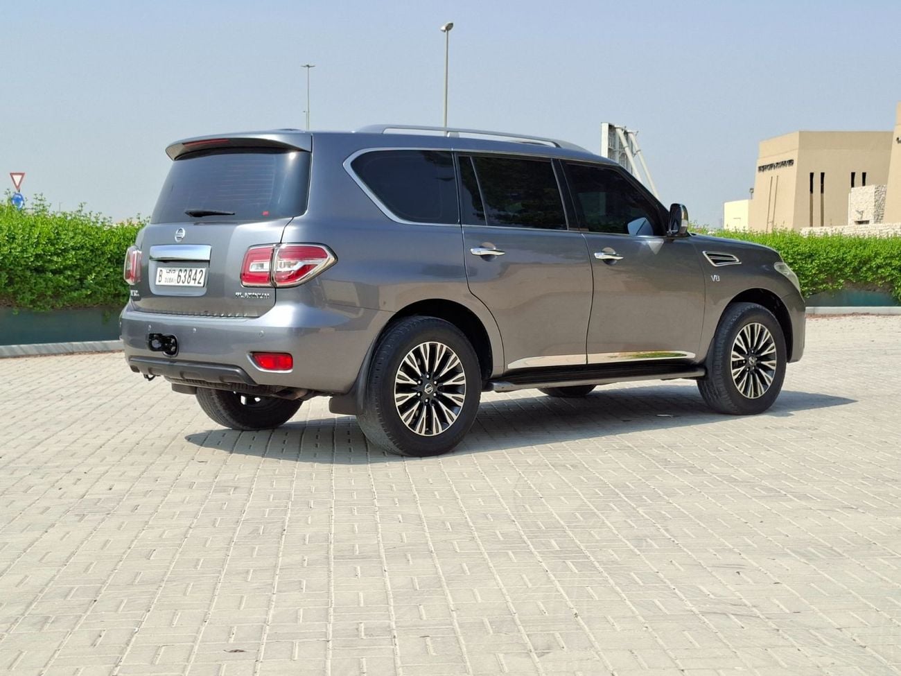 Nissan Patrol LE PLATINUM Nissan patrol model 2015 full option