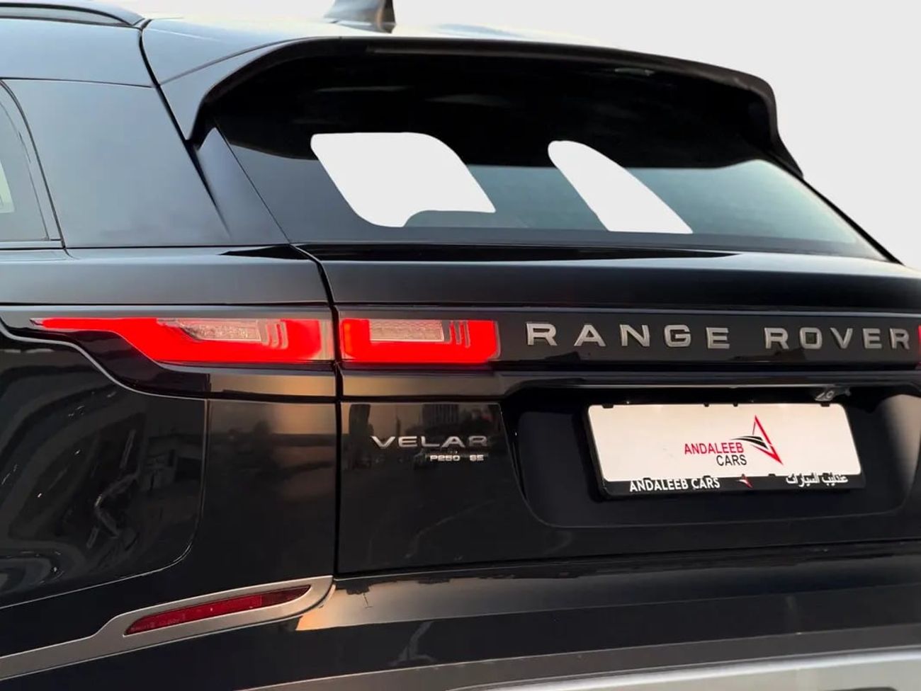 Land Rover Range Rover Velar R-DYNAMIC SE LUXURY R-DYNAMIC SE | P250 | PANORAMIC ROOF | 2.0L TURBO | GCC