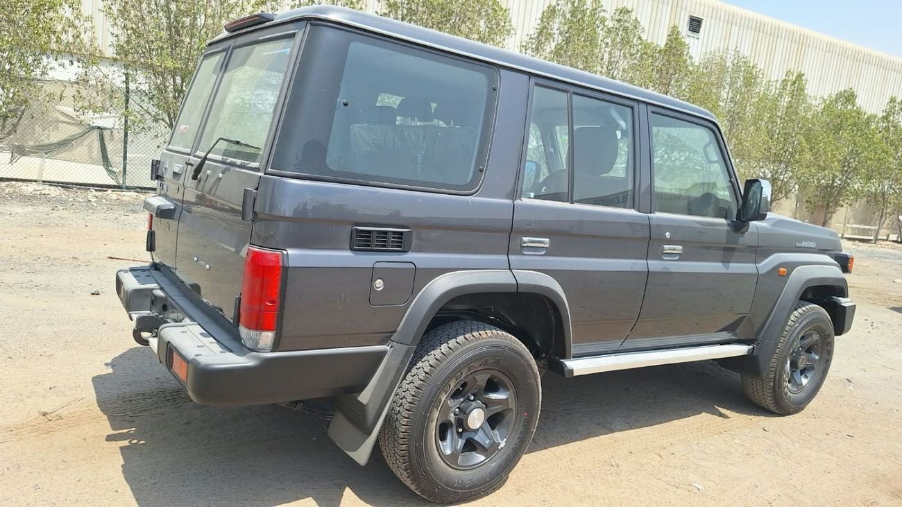 تويوتا لاند كروزر 70 LC76 LX