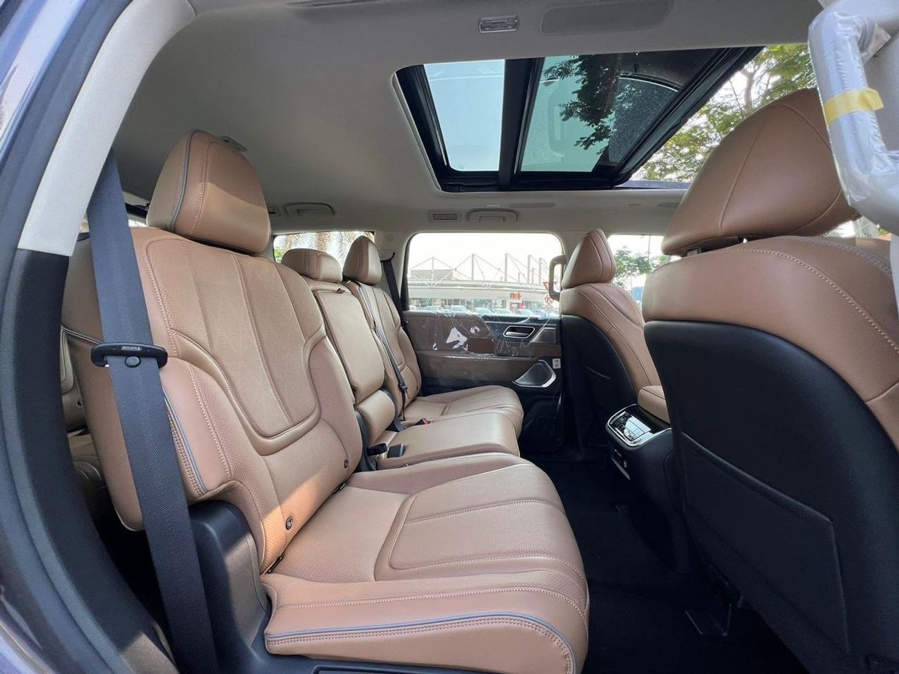 Infiniti QX80 SENSORY BENCH CHAIRS