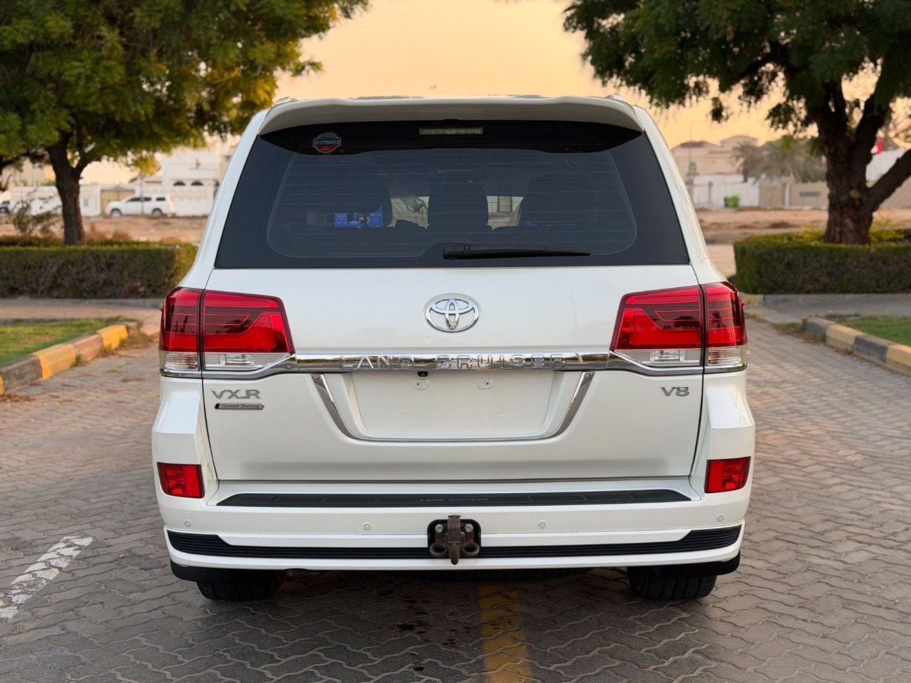 Toyota Land Cruiser GXR Grandturing V8
