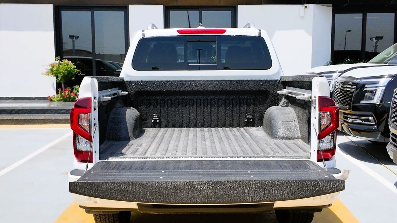 Nissan Navara 2025 Nissan Navara | 2.5L Petrol | 160 HP | Manual | 4x4 | GCC Specs