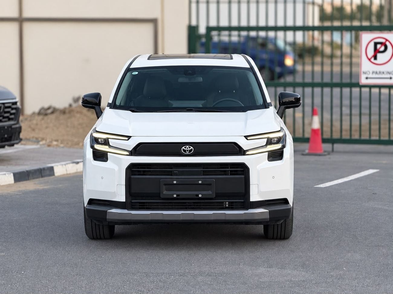 تويوتا راف ٤ VXR HEV سعر التصدير لعام 2026: 152,000 درهم إماراتي