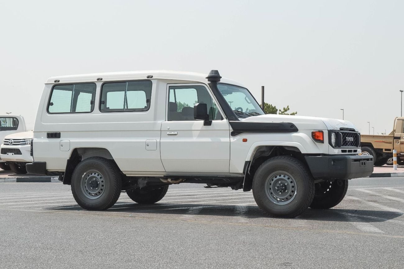 تويوتا لاند كروزر 70 LC 78 HARDTOP 4.0L MT TOYOTA LAND CRUISER AMBULANCE 4.0L 4WD AT SUV 2025