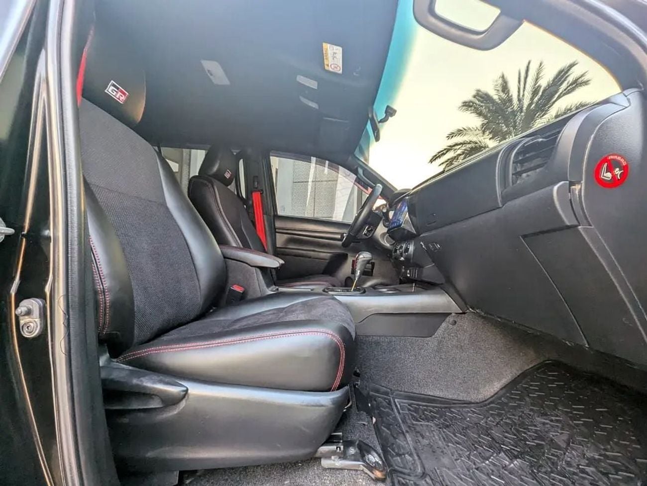 Toyota Hilux GLX 2018 Toyota Hilux 4X4 GR Sport GCC Specs Facelifted 2025 V4 2.7L Interior & Exterior Well-maintaind