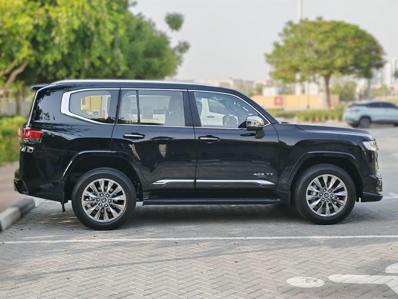 Toyota Land Cruiser VXR TOYOTA LC300 VXR - 3.5L - PET - AT - 2026 MY