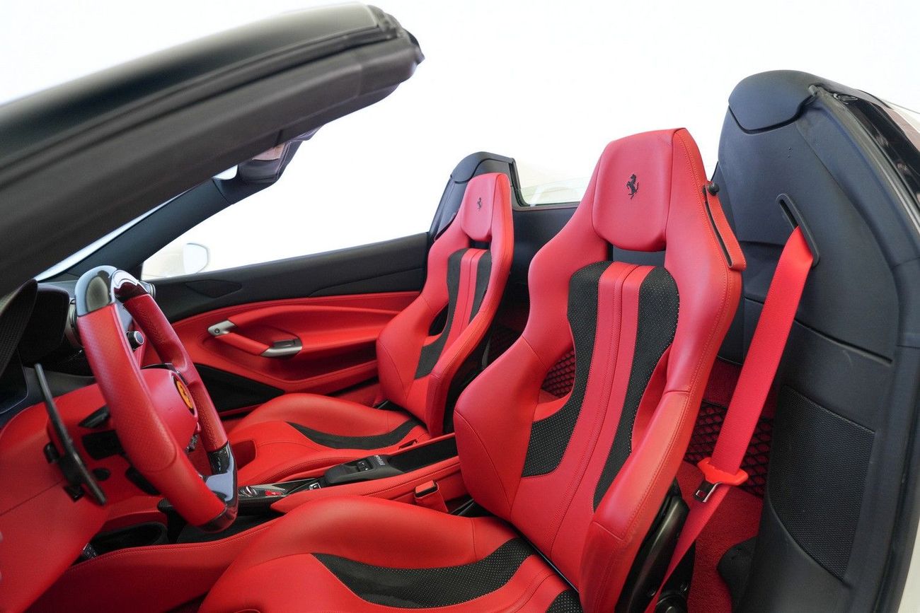 Ferrari F8 Spider STD (3.9L · 8 Cyl · Automatic · Petrol · Convertible · Rear Wheel Drive · 2 Seats · 2 Door)