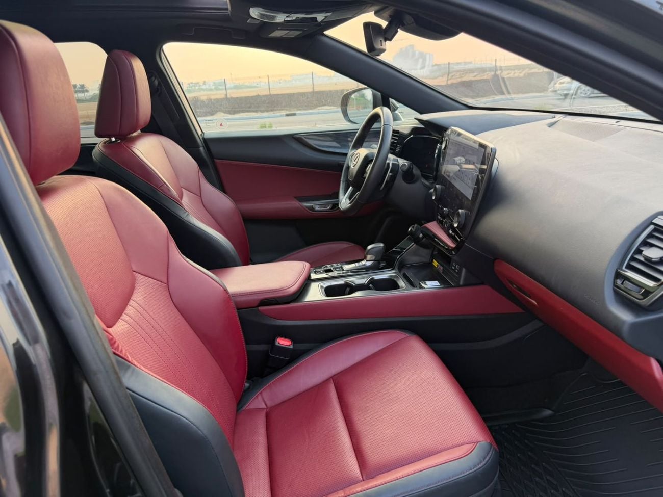 لكزس NX350h بلاتينيوم