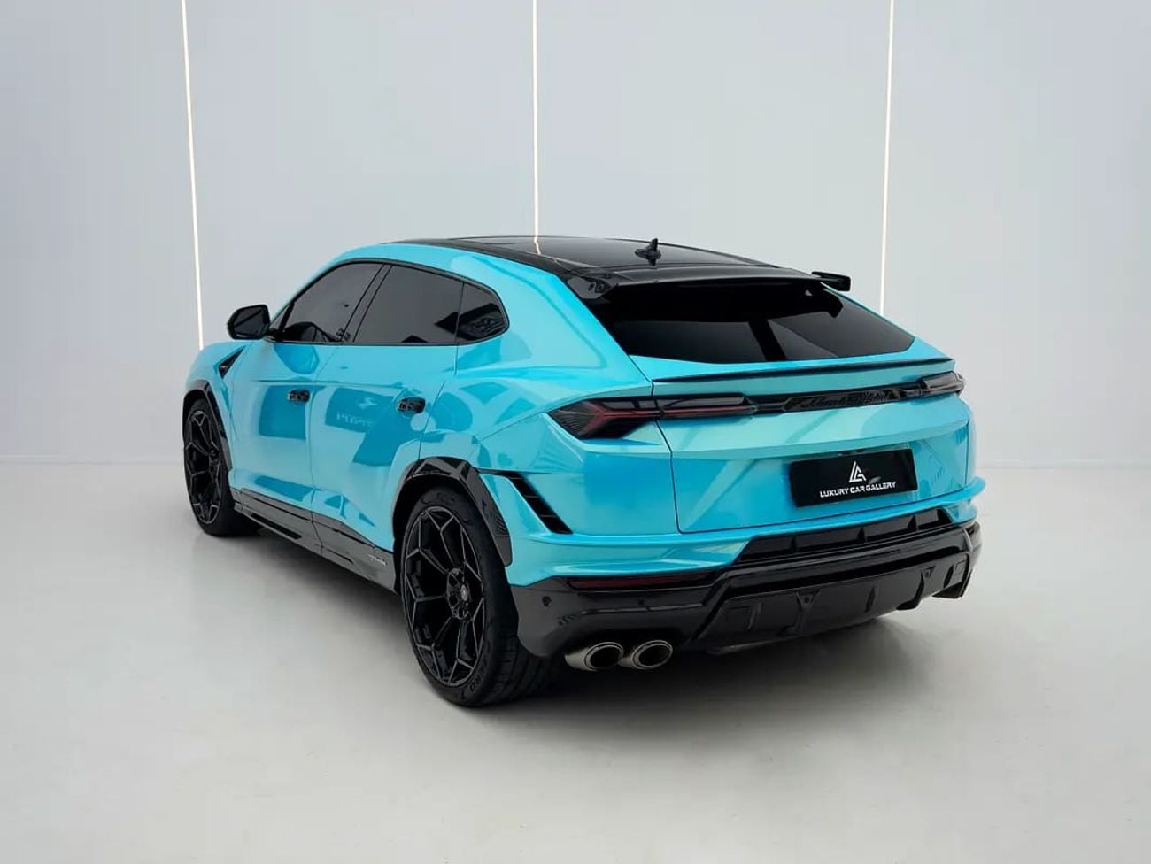 لامبورغيني اوروس PERFORMANTE Akrapovič Titanium Exhaust | Fresh Wrap | 10-Year Wrap Warranty