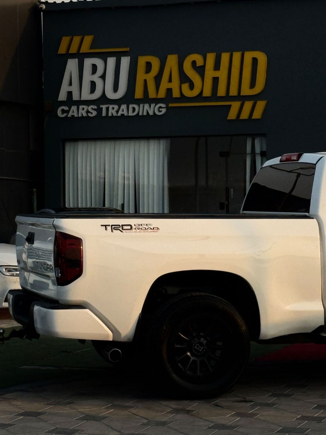 Toyota Tundra STANDARD 49,000