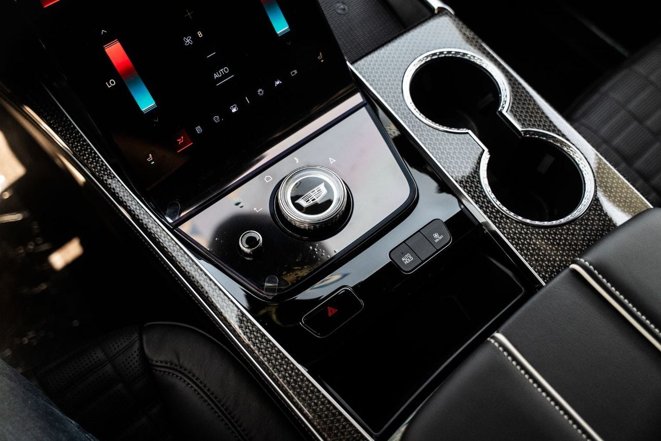 كاديلاك إسكالاد V SERIES Executive American Specs 2026 Brand New 6.2L V8 Supercharged