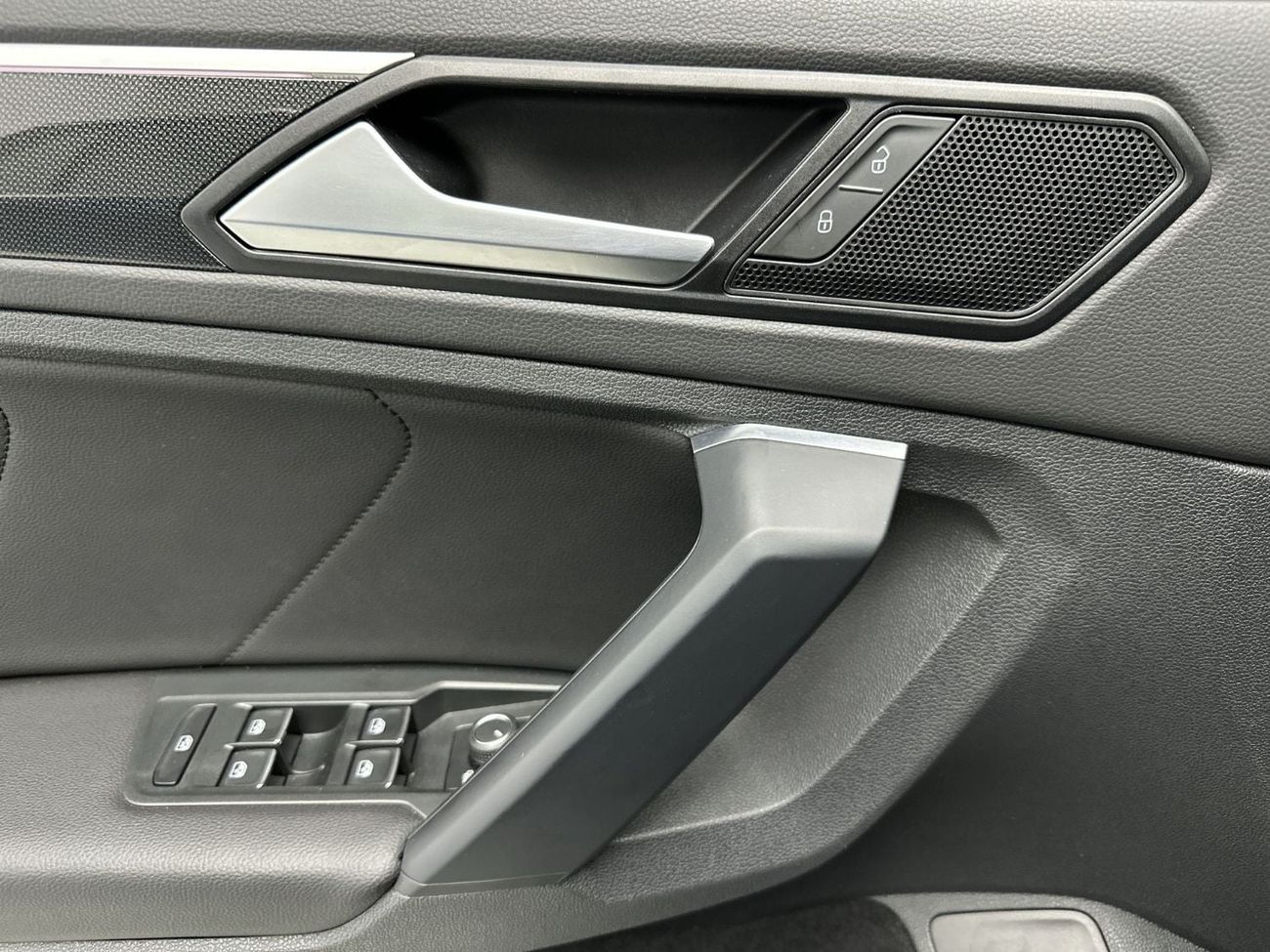 Volkswagen Tiguan LIFE PLUS 1.4L TSI Turbo | Digital Cockpit | Apple CarPlay & Android Auto | Cruise Control | 7-Speed DSG | GCC